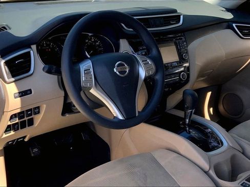 Used 2016 Nissan Rogue SV w/ SV Premium Package image 12