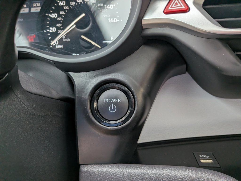 Used 2026 Toyota Sienna XLE FWD image 18