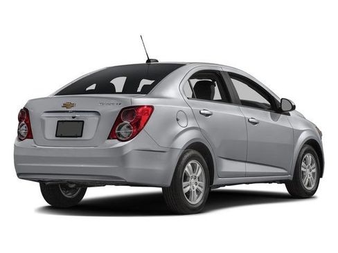Used 2016 Chevrolet Sonic LT w/ Wheels and Fog Lamp Package FWD image 2
