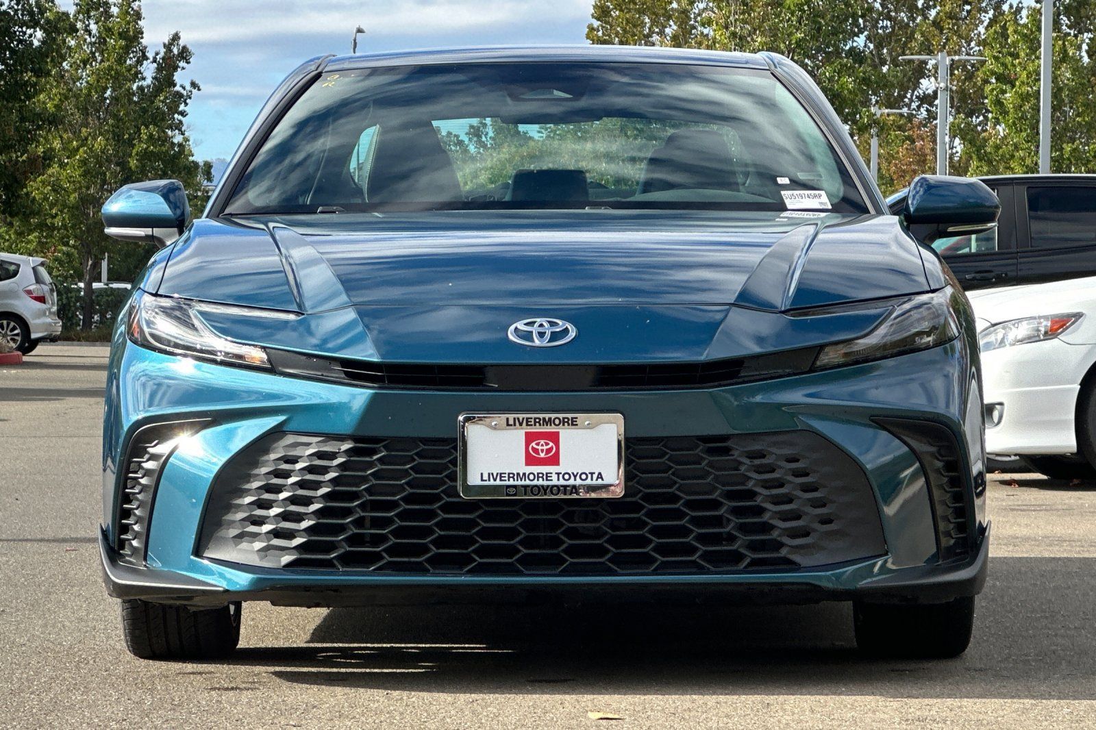 Used 2025 Toyota Camry SE FWD image 9