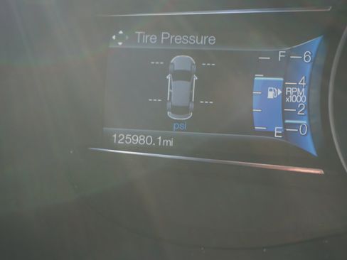 Used 2016 Ford Explorer XLT w/ Equipment Group 202A image 10