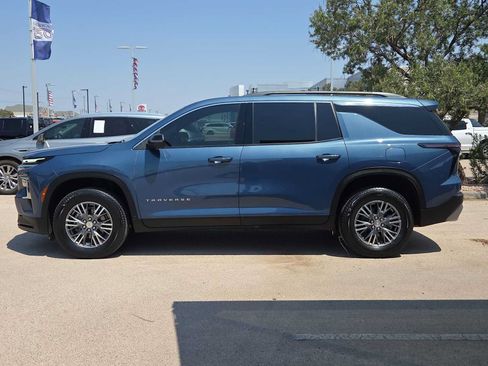Used 2024 Chevrolet Traverse LT FWD image 5