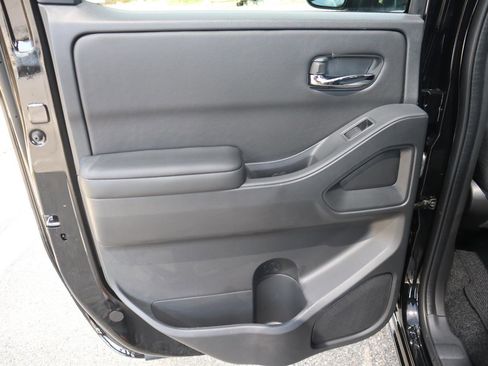 Used 2026 Nissan Frontier SV w/ SV Convenience Package RWD image 34