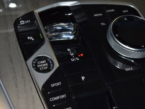 Certified 2025 BMW X7 M60i image 16