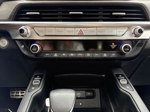 Used 2020 Kia Telluride SX w/ SX Prestige Package image 15