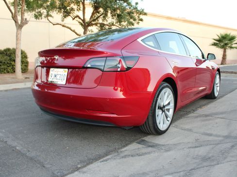 Used 2018 Tesla Model 3 Long Range image 15