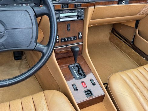 Used 1988 Mercedes-Benz 560 SL image 18