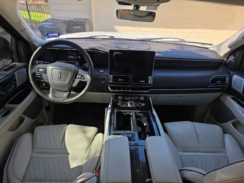 Used 2022 Lincoln Navigator L Black Label AWD/4WD image 4