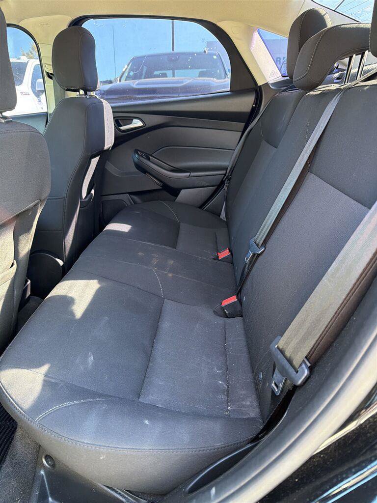 Used 2017 Ford Focus SE FWD image 21