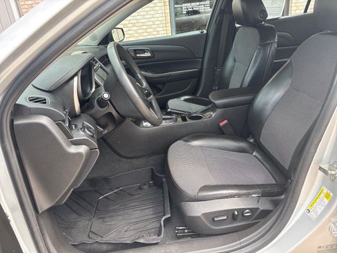 Used 2015 Chevrolet Malibu LT w/ Power Convenience Package FWD image 3