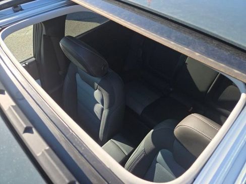 New 2026 Chevrolet Trax LT w/ Sunroof Package image 4