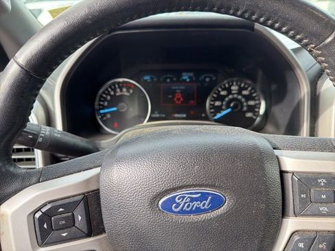 Used 2018 Ford F150 Lariat w/ Equipment Group 502A Luxury AWD/4WD image 17