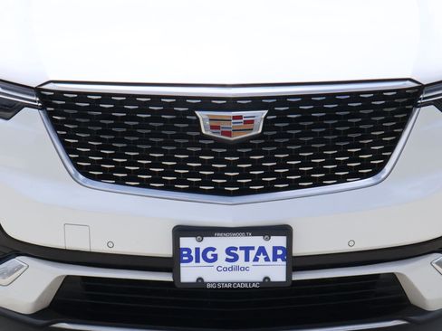 Used 2023 Cadillac XT6 Premium Luxury w/ LPO, Floor Liner Package FWD image 8