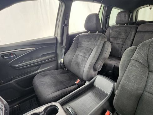 Used 2022 Honda Pilot Sport image 13
