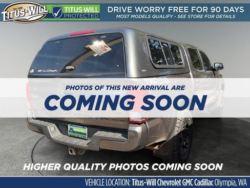 Used 2016 Toyota Tacoma TRD Off-Road w/ Premium & Technology Package AWD/4WD image 4