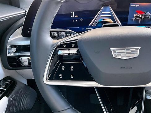 Used 2025 Cadillac Lyriq Sport image 23