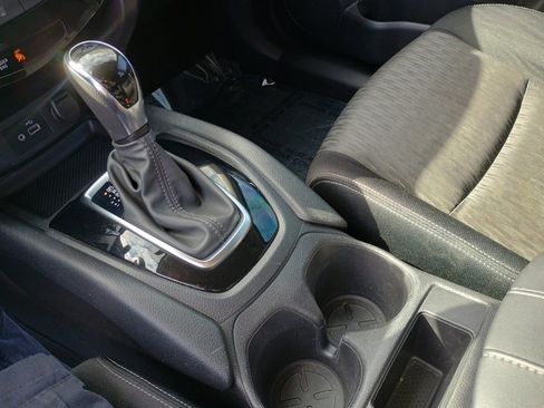 Used 2018 Nissan Rogue S image 30