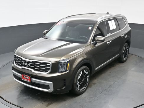 Used 2024 Kia Telluride S image 38