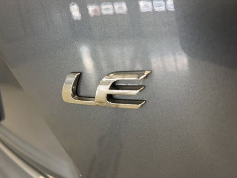 Used 2020 Toyota Corolla LE image 31