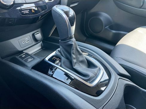 Used 2022 Nissan Rogue Sport SL AWD/4WD image 17