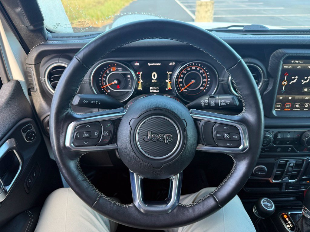 Used 2020 Jeep Wrangler Unlimited Sahara AWD/4WD image 16