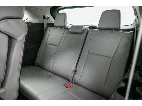 Used 2025 Toyota Highlander XLE image 21