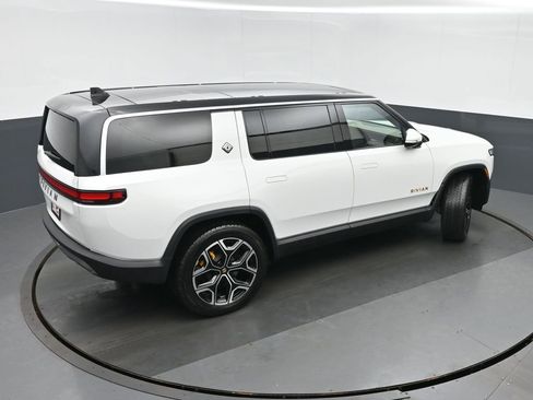 Used 2024 Rivian R1S Adventure AWD/4WD image 36