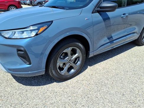 Certified 2024 Ford Escape ST-Line w/ Tech Pack #1 AWD/4WD image 4