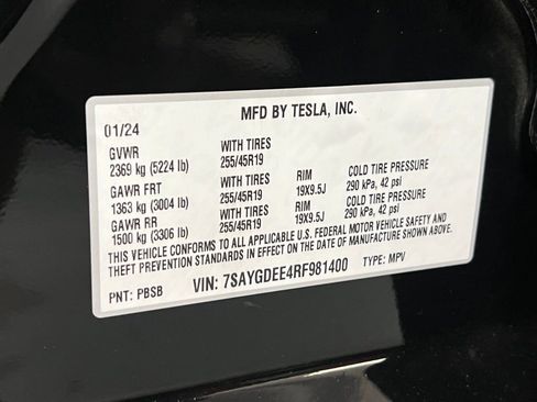 Used 2024 Tesla Model Y Long Range AWD/4WD image 38