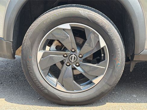 Used 2025 Nissan Rogue SV AWD/4WD image 26