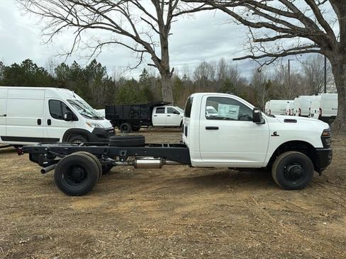 New 2026 RAM 3500 Tradesman image 15