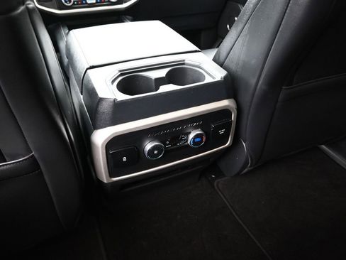 Used 2023 Ford Expedition XLT image 26