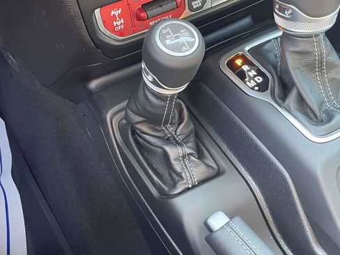 Certified 2025 Jeep Gladiator Rubicon image 39