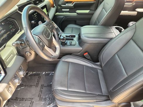 Used 2023 GMC Sierra 1500 Denali w/ Denali Carbonpro Edition AWD/4WD image 2