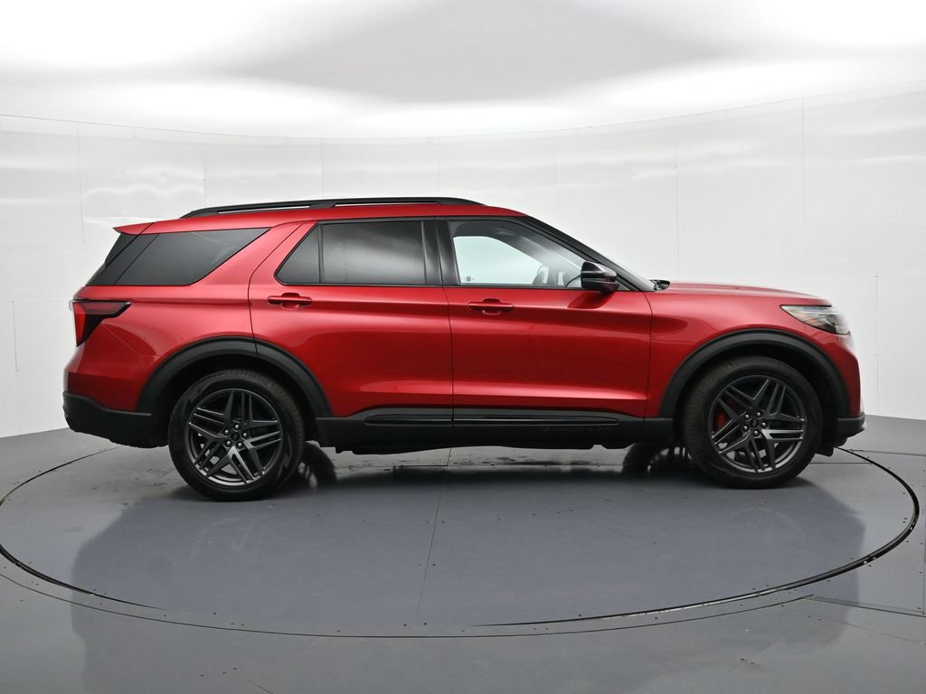 Used 2025 Ford Explorer ST w/ Sun And Sound Package AWD/4WD image 5