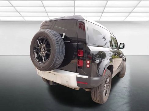 Used 2024 Land Rover Defender 90 S image 5