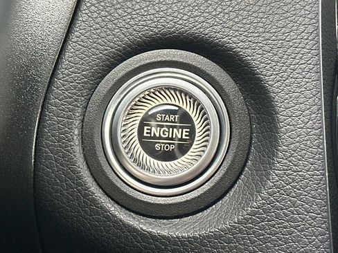 Used 2022 Mercedes-Benz GLC 300 image 24