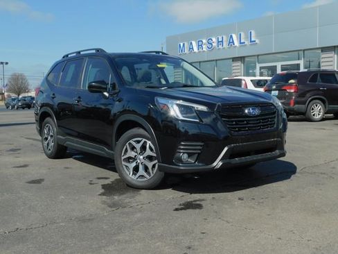 Used 2023 Subaru Forester Premium image 14