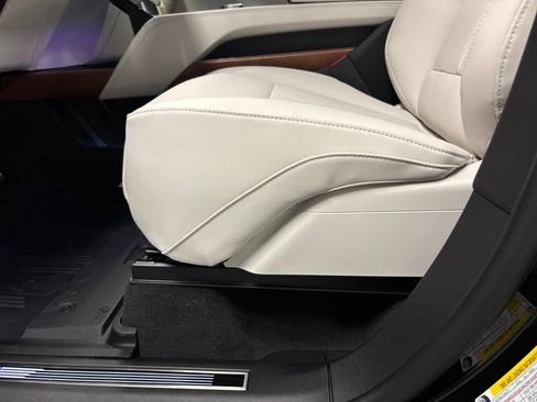 New 2026 Cadillac Vistiq Sport w/ LPO, Floor Liner Package image 27
