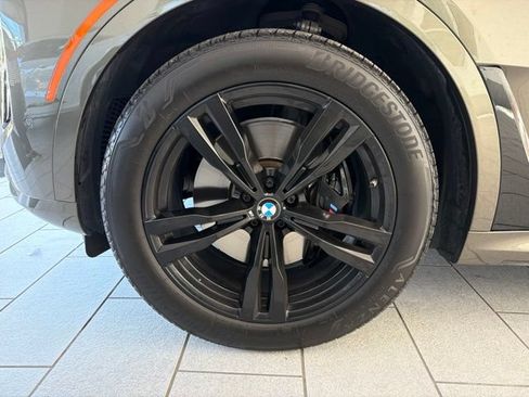 Used 2026 BMW X7 xDrive40i w/ M Sport Package AWD/4WD image 8