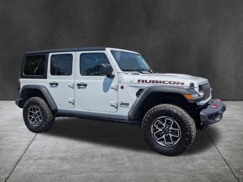 Used 2024 Jeep Wrangler Unlimited Rubicon AWD/4WD image 2