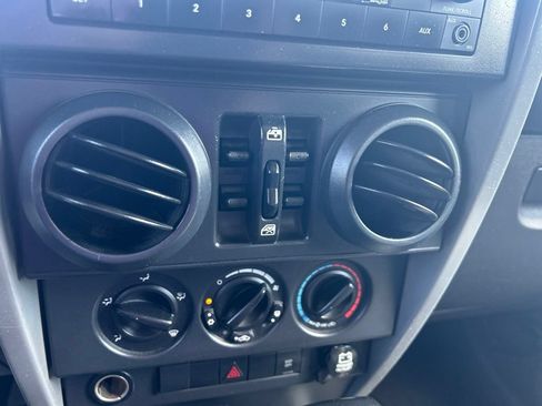 Used 2008 Jeep Wrangler Unlimited X AWD/4WD image 28