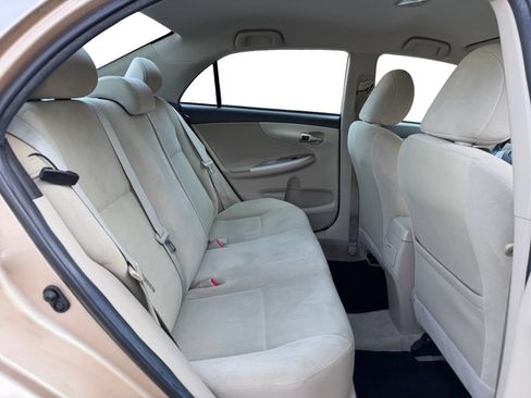 Used 2012 Toyota Corolla LE FWD image 19