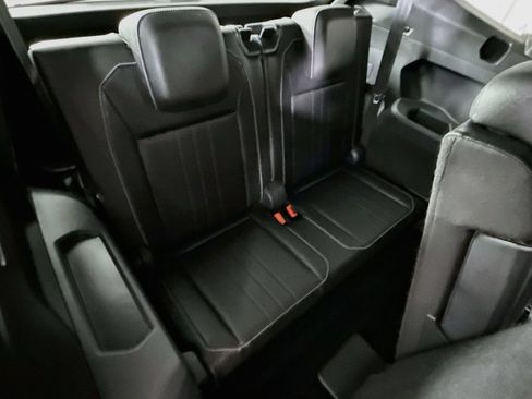 Used 2022 Volkswagen Tiguan SE R-Line FWD image 29