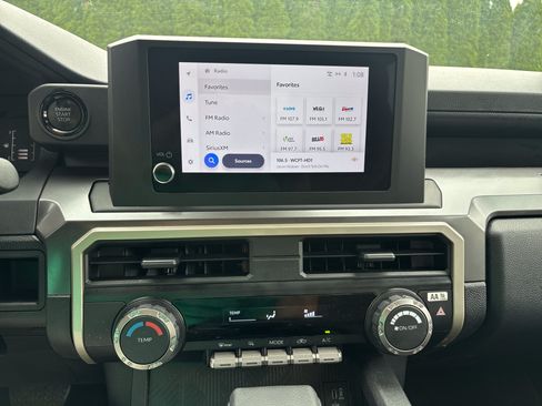 Certified 2025 Toyota Tacoma SR5 AWD/4WD image 24