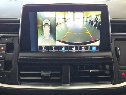 Certified 2022 Chevrolet Tahoe Z71 w/ Luxury Package image 18