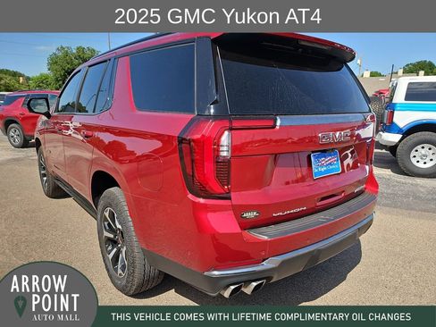 Used 2025 GMC Yukon AT4 w/ AT4 Premium Package AWD/4WD image 9