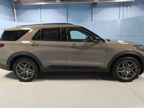 New 2026 Ford Explorer ST w/ Sun And Sound Package AWD/4WD image 31