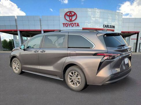 Certified 2024 Toyota Sienna XLE FWD image 2