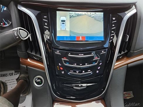 Used 2020 Cadillac Escalade Premium Luxury w/ Escalade Sport Edition image 29